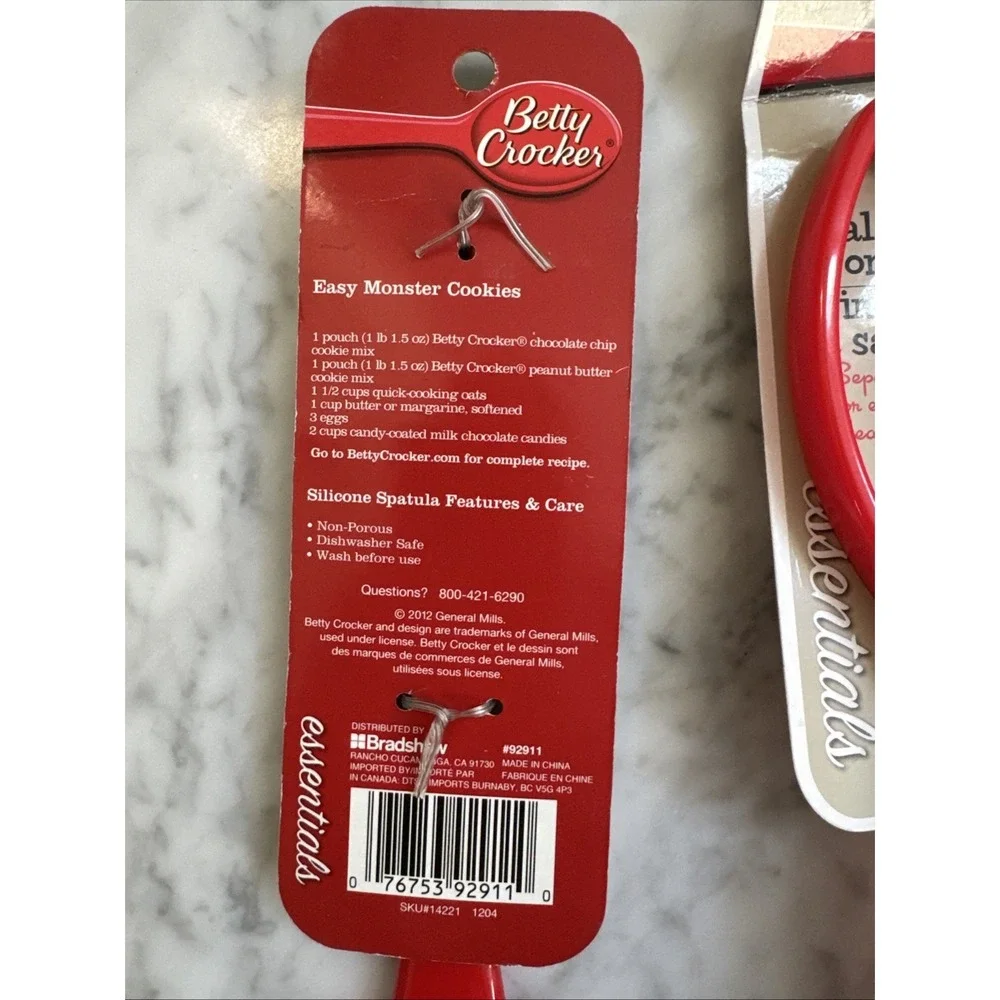 Betty Crocker 2012 Silicone Spatula Salad Tongs Basting Brush NWT